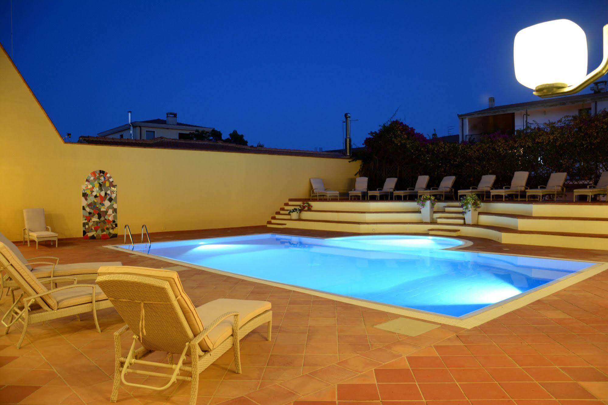Orrì Hotel Tortolì Esterno foto